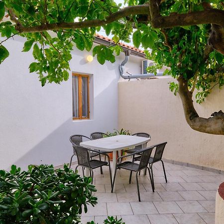 Apartments Antonella ヴェリ・ロシニュ エクステリア 写真