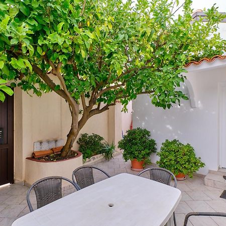 Apartments Antonella ヴェリ・ロシニュ エクステリア 写真