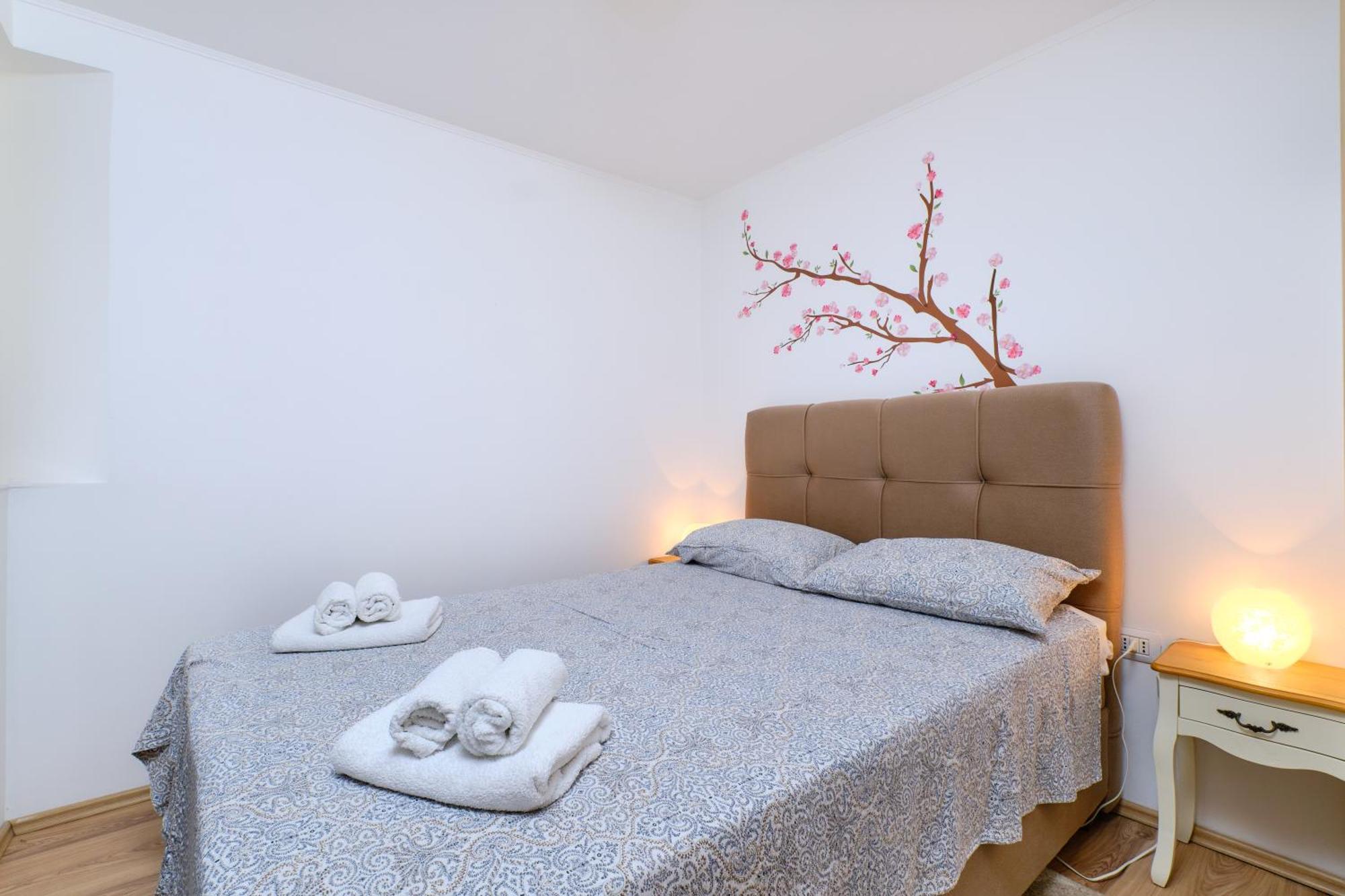 Apartments Antonella ヴェリ・ロシニュ エクステリア 写真