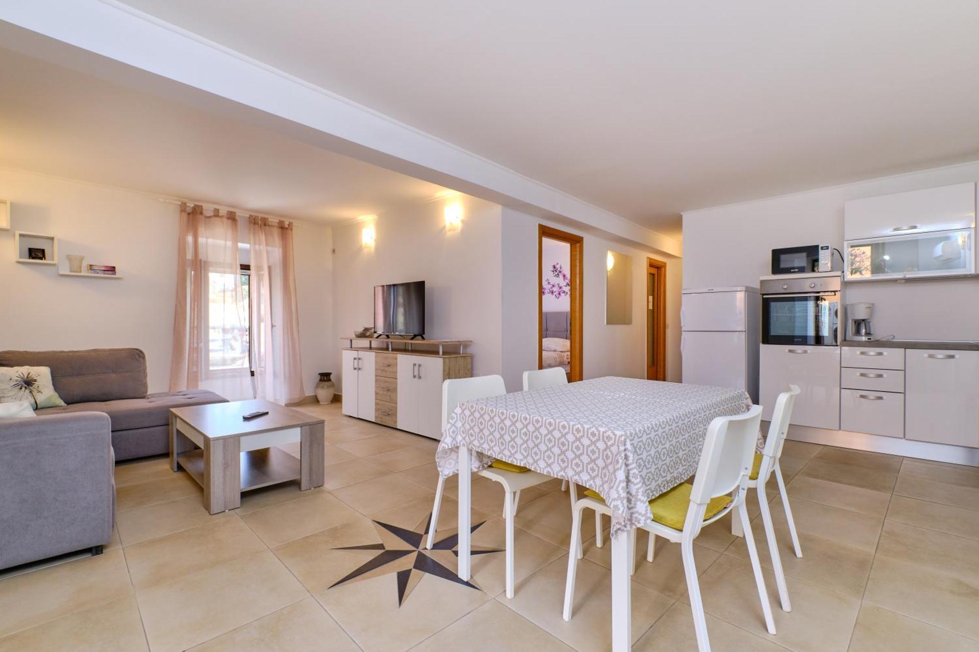 Apartments Antonella ヴェリ・ロシニュ エクステリア 写真