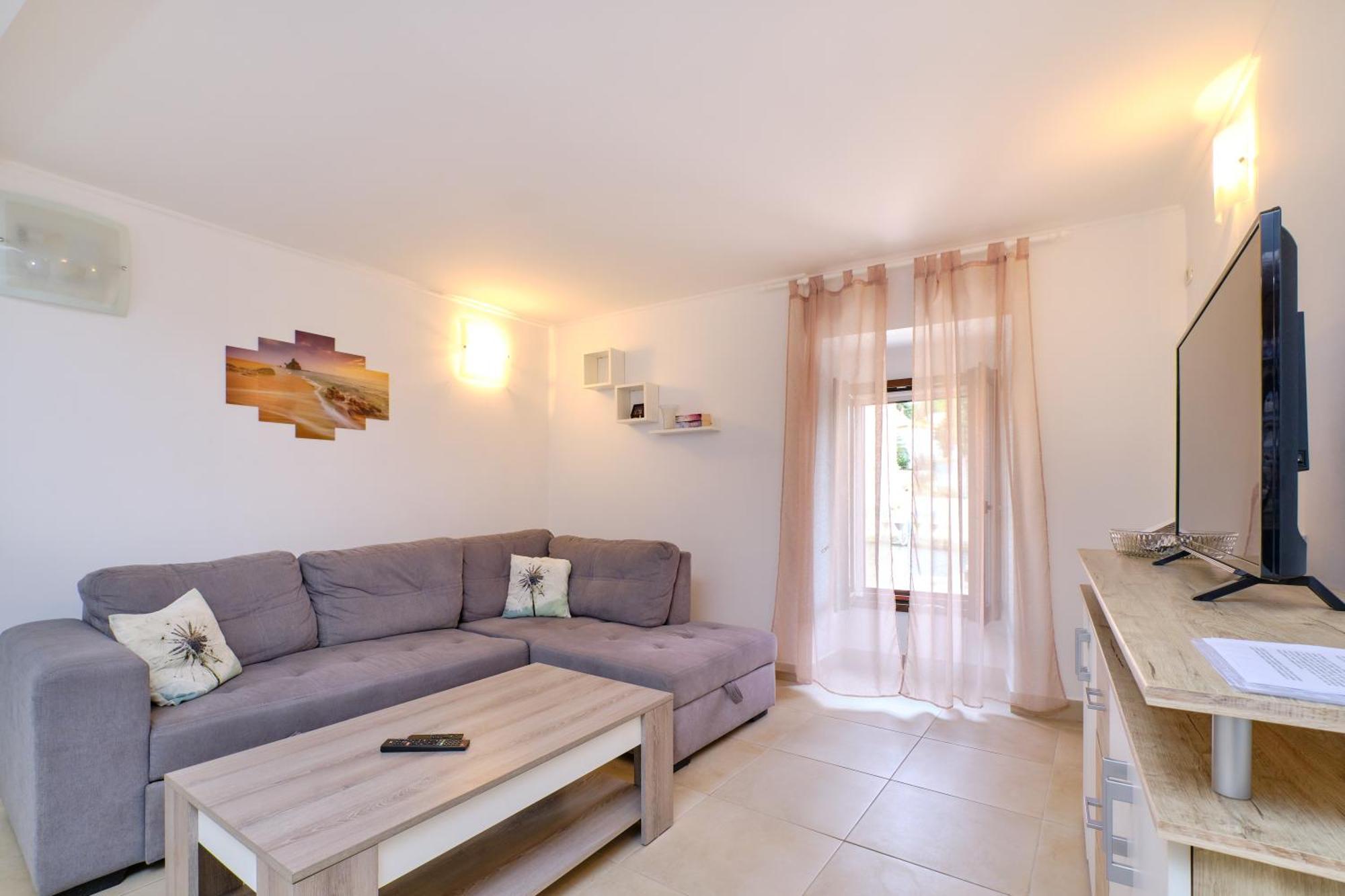 Apartments Antonella ヴェリ・ロシニュ エクステリア 写真