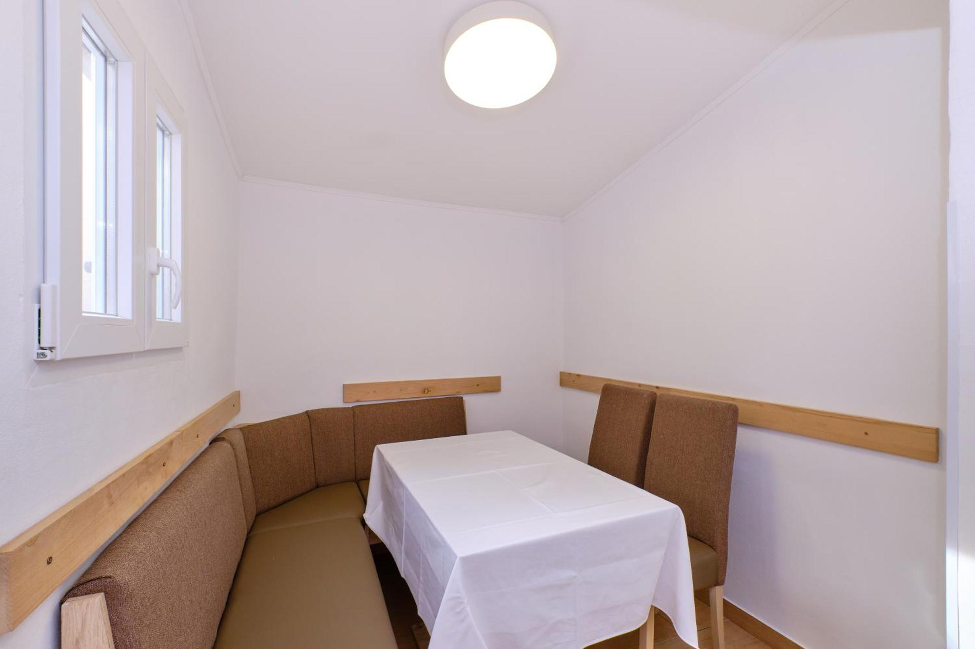 Apartments Antonella ヴェリ・ロシニュ エクステリア 写真