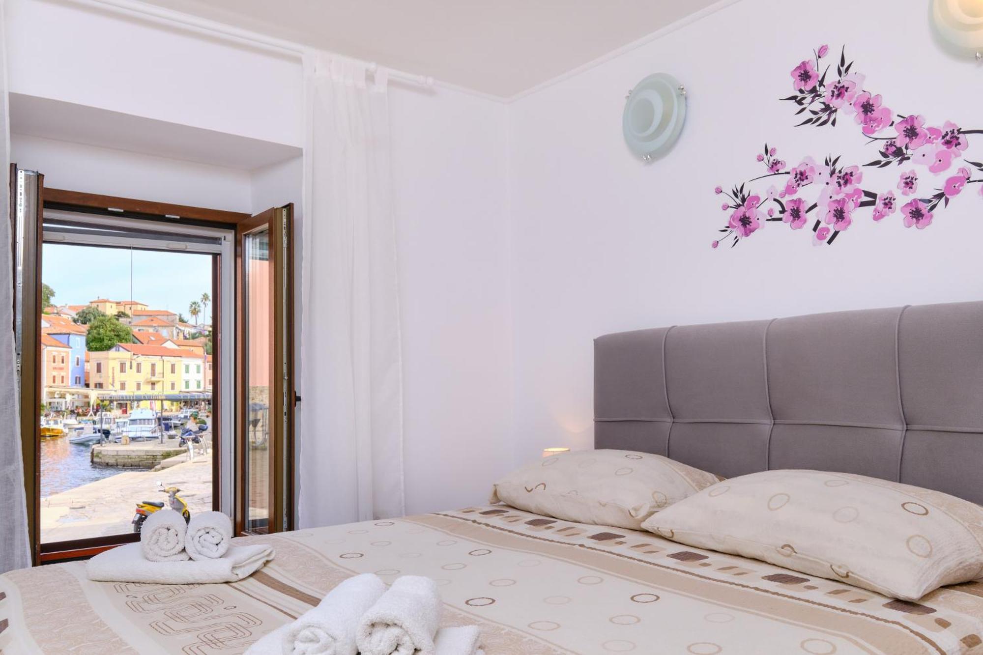 Apartments Antonella ヴェリ・ロシニュ エクステリア 写真