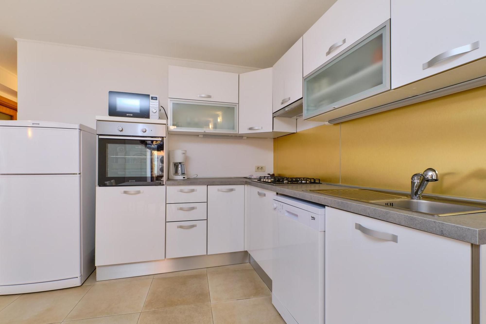 Apartments Antonella ヴェリ・ロシニュ エクステリア 写真